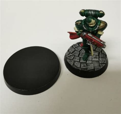 40mm base 40k.